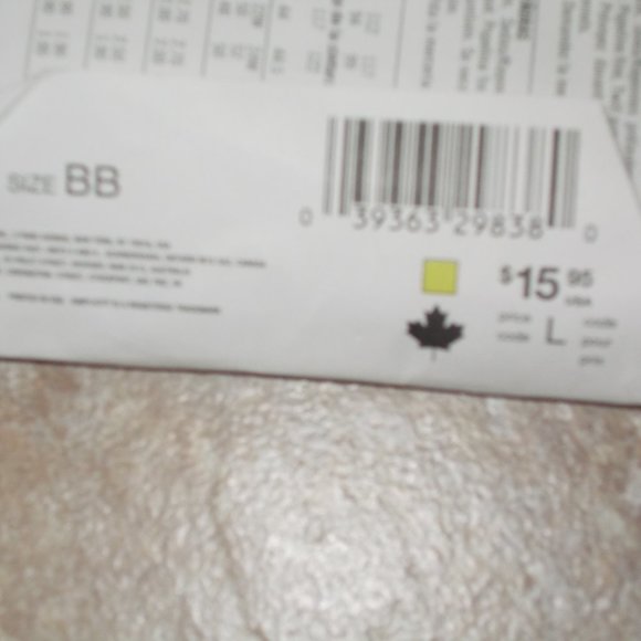 New Simplicity pattern #4149 size 20W-28W - Picture 4 of 4